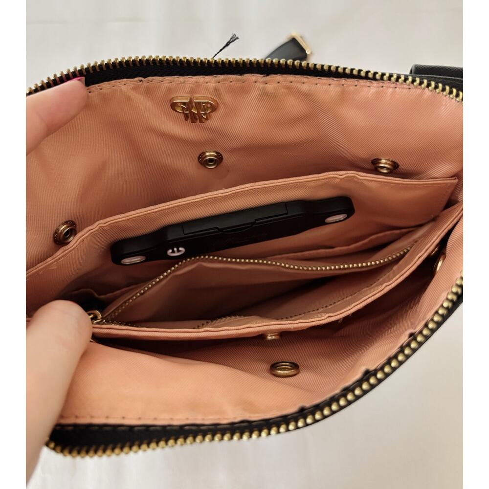 Black Litt Crossbody by Purse N Faux Leather Crossbody Bag - Picture 5 of 5
